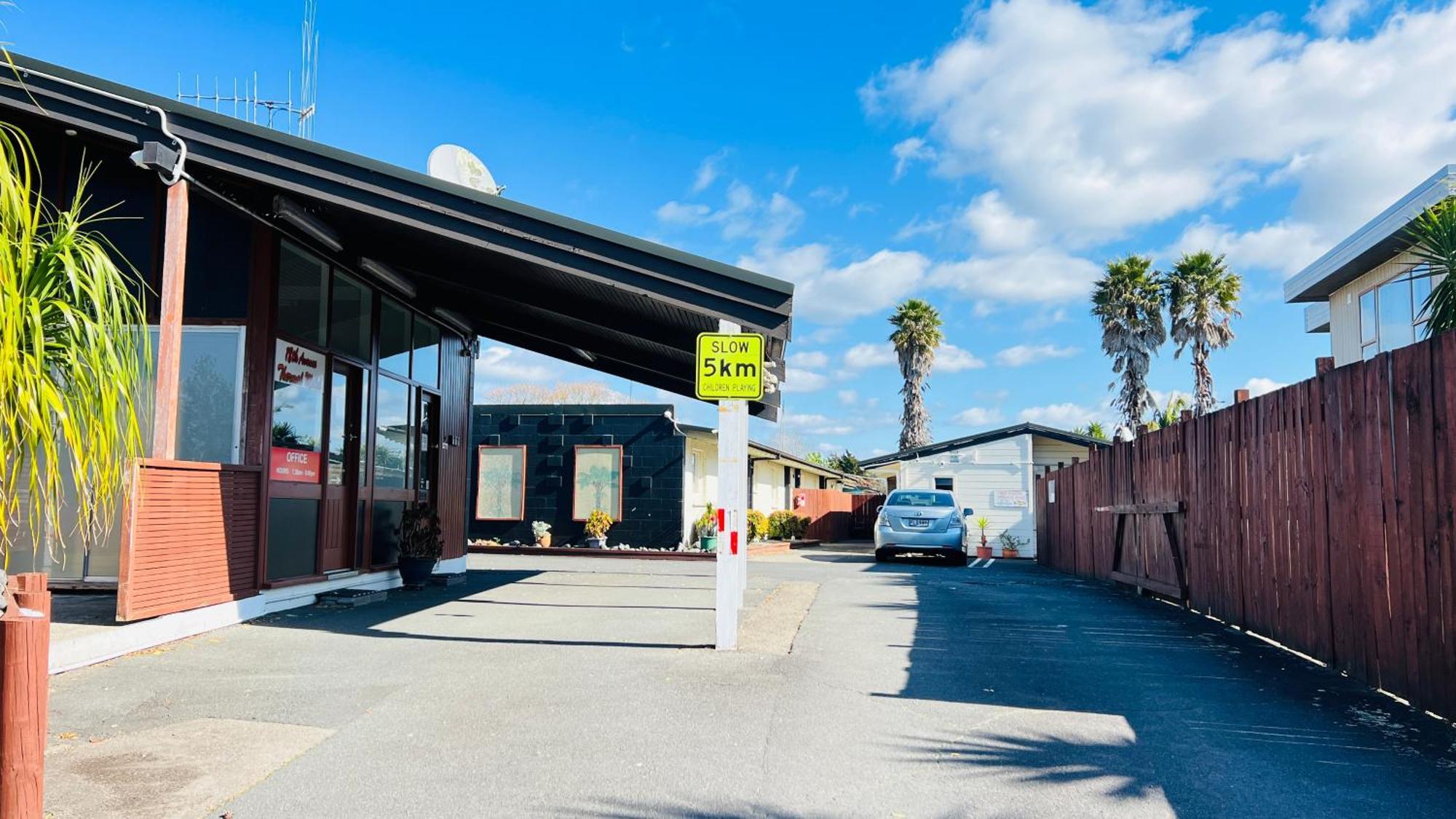 18Th Avenue Thermal Motel Tauranga Exterior photo